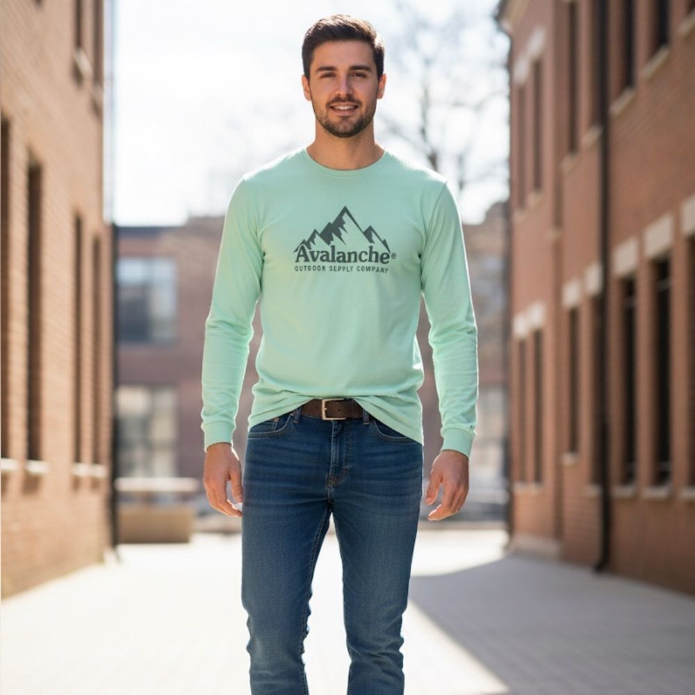 🆕 Avalanche Men’s Relaxed Fit  Long Sleeve Rash Guard Crewneck size XL